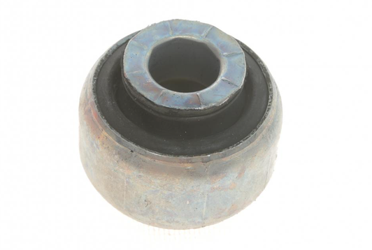 сайлетблок важеля передній